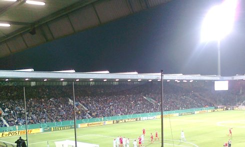Der VfL hofft wieder auf bessere Zeiten - wie hier im Spiel gegen den FC Bayern. (Foto: gefahrenhorst)